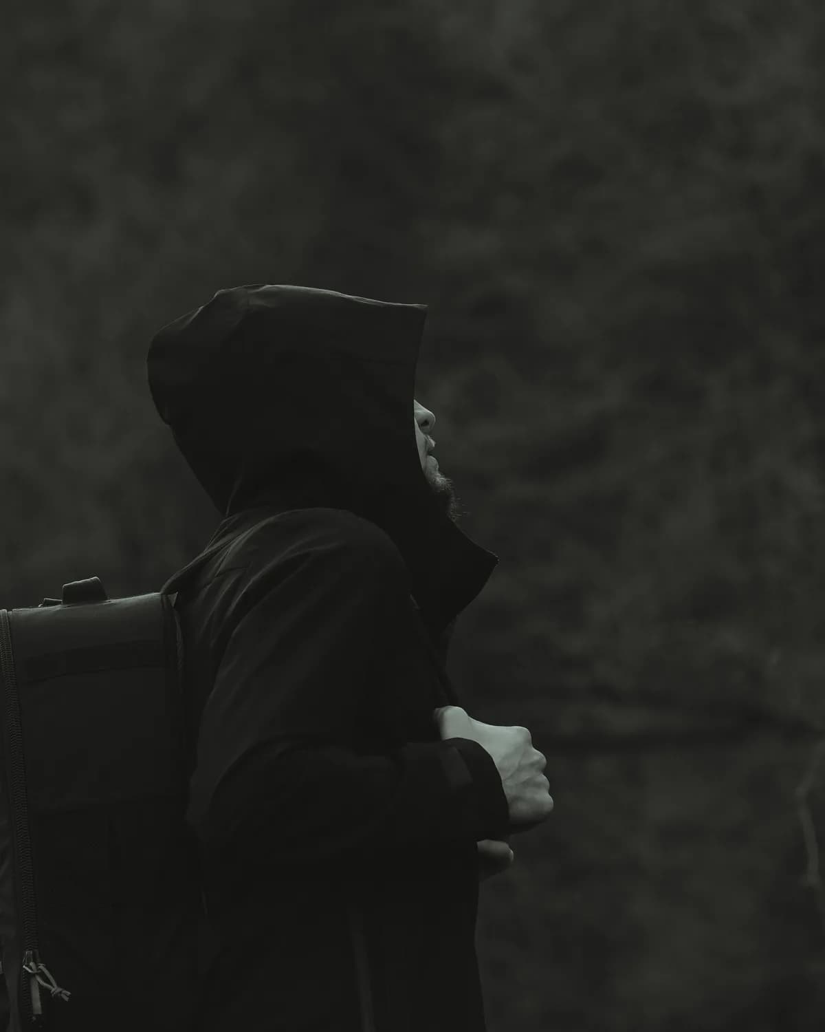 NO SIGNAL HOODIE — charcoal, detail
